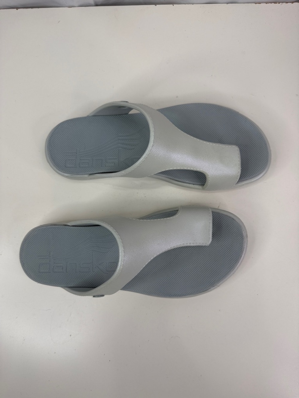 Dansko Molded Toe Loop Women’s Size 39 Light Gray Blue Thong Sandals - Picture 2 of 7